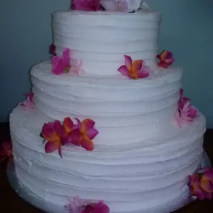 Even simple cakes are elegant with her beautiful technique.