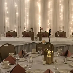 A wedding in our Garnet-Emerald Room!