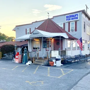 Brennan&apos;s Fish House