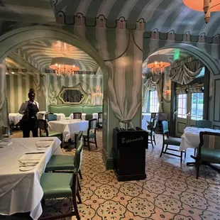 Main dining area as you enter.