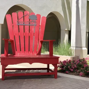 05/23/2020: That big red chair!