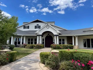 Hannah Nicole Vineyards & Winery