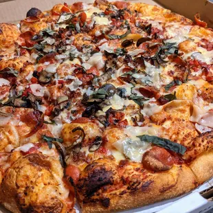 16&quot; Heartland, square cut, with mushrooms. $24.49 + $2.25. Bacon, balsamic, onions, basil, mozzarella, pecorino, pepperoni, red peppers.