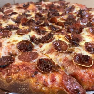 Pepperoni &amp; bacon pizza