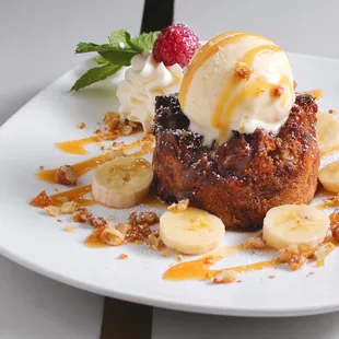 BANANA BREAD PUDDING: banana, chocolate, caramel gelato. More photos on IG: @damoneats