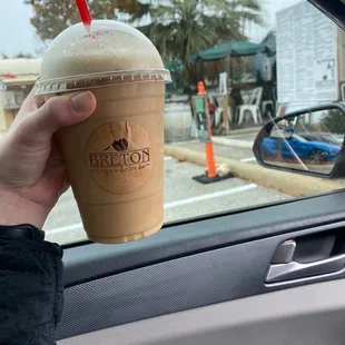 hazlenut oat milk latte