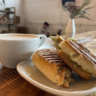 Hot chocolate + turkey pesto panini