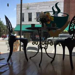 Front window decoration