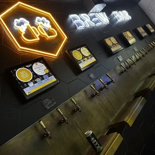 Beer wall with rotating selection