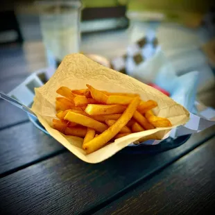 Fries are hot, crispy exterior, soft interior, and just delicious. Nuff said.