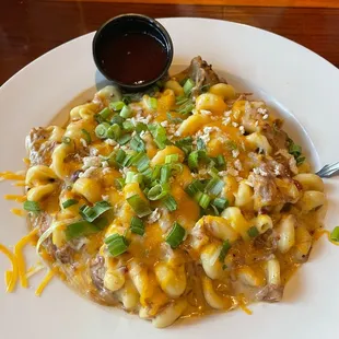 Mac n cheese with pork