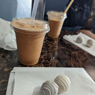 Thai tea and minicakes