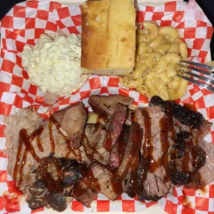 Don't eat here, I'm not kidding, this food is terrible, dried up, no smoke flavor and super salty. Screw this place