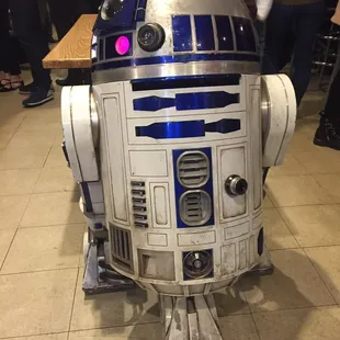 R2D2 stopped in tonight for May The Fourth!! (be with you)