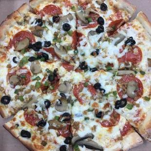 Rola&apos;s Supreme extra cheese