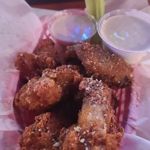 Breaded garlic parmesan wings (1 lb)