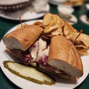 Pastrami sandwich with kettle potato chips