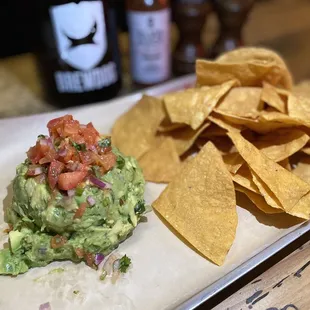 Chips &amp; House Guacamole (v)
