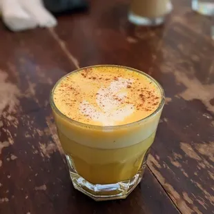 Golden turmeric tea - not recommended if you don&apos;t like dessert for breakfast
