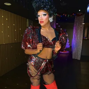 Alex's Van Cartier house cast