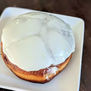 Blueberry Goat Cheese Filled with Lemon Icing | Instagram: @telephonesmoothie