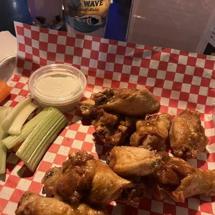 chicken wings and celery