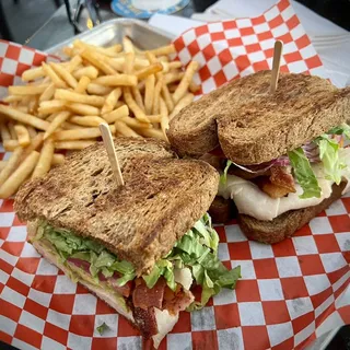 Turkey Bacon Avocado Sandwich