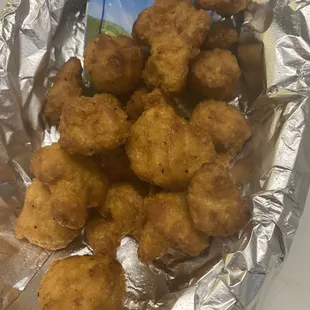 food, chicken wings, chicken, bbq wings, fried chicken, fried chicken wings, poultry, bbq chicken, chicken wings and fried chicken