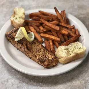 Salmon with sweet potato fries