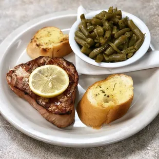 Yellowfin Tuna and green beans