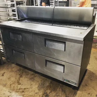 60" refrigerated food prep station with drawers