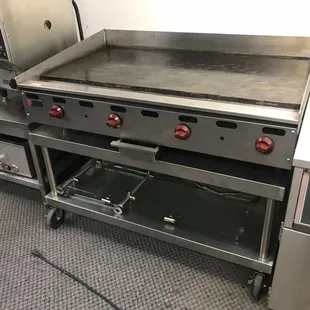 Flat top griddle w/ equipment stand