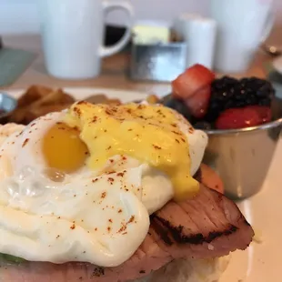 Eggs Benedict