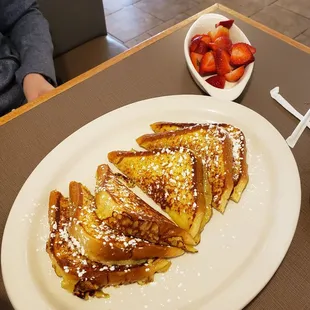 French Toast with Strawberries