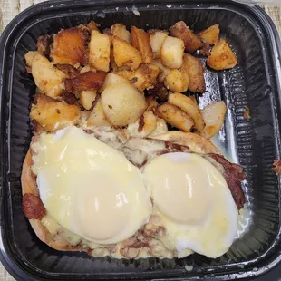 Irish Egg Benedict w/ Homefries