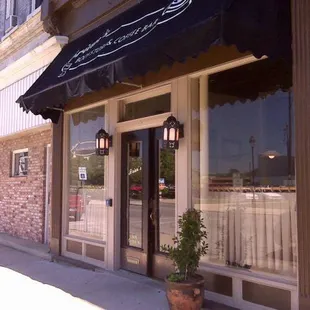 the entrance to the restaurant