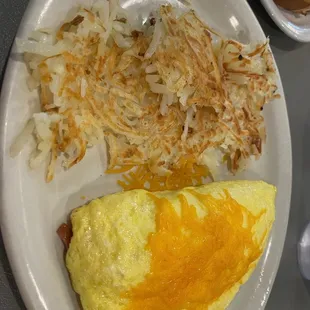 Meat Lover's Omelette w/ Hash Browns