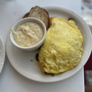 Southwest Omelette with Briarpatch Cheese Grits
