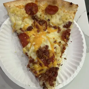 Loaded Mac &amp; Cheese Pizza