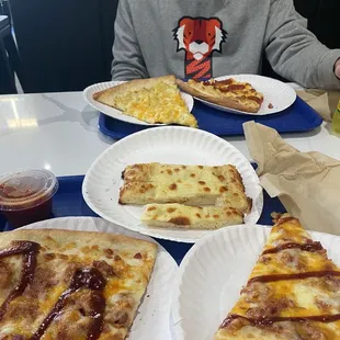 Mac & Cheese Pizza