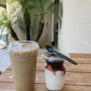 Vanilla latte with oat milk and berry parfait