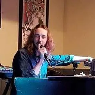 dueling piano