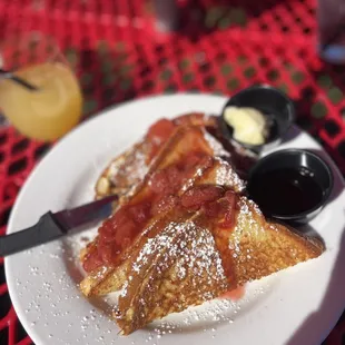French toast with strawberries