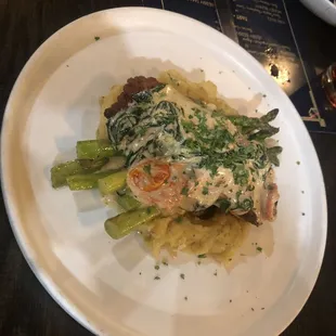 Grilled salmon with asparagus