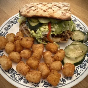 Schmucker w/Tots ...