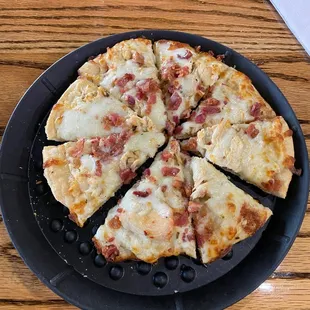 chicken bacon ranch pizza