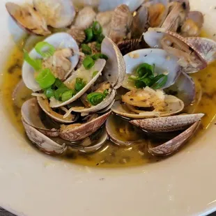 Steamed class in butter garlic sauce.  We just needed more bread to soak the sauce up!  So good!