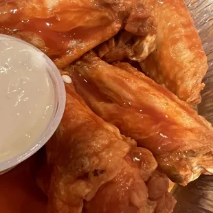 food, bbq chicken, bbq wings, poultry, chicken, fried chicken wings, fried chicken, chicken wings, chicken wings and fried chicken