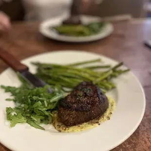 Fillet w béarnaise &amp; asparagus
