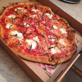 Margarita pizza pie!!